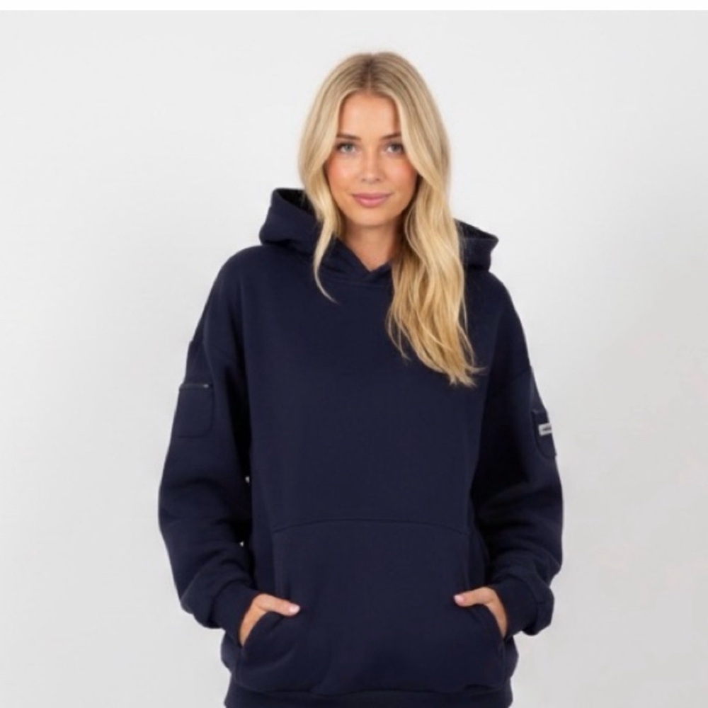 🧳 Comfrt Travel Hoodie– Navy – Size Medium – Brand New So many pockets!!!